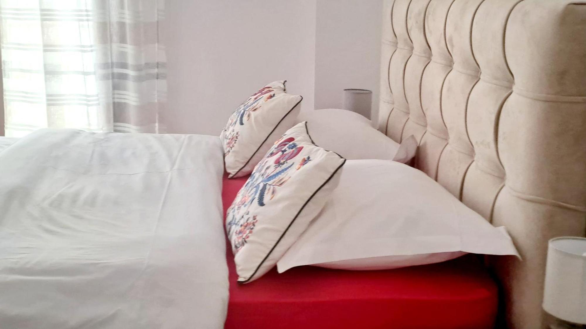 La Maisonette, Florina Center Kültér fotó